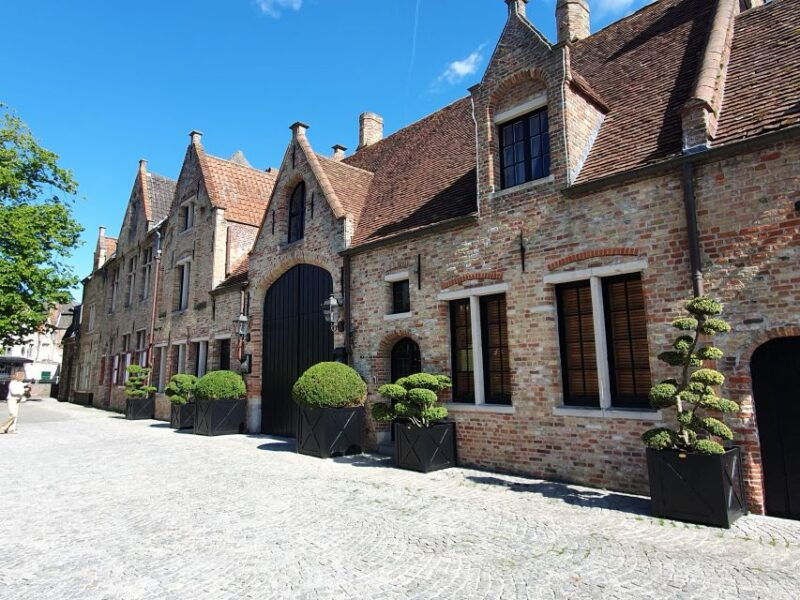 bruges-by-bike-with-family-and-friends
