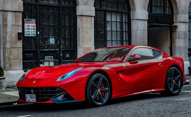 brunello-montalcino-tour-in-ferrari