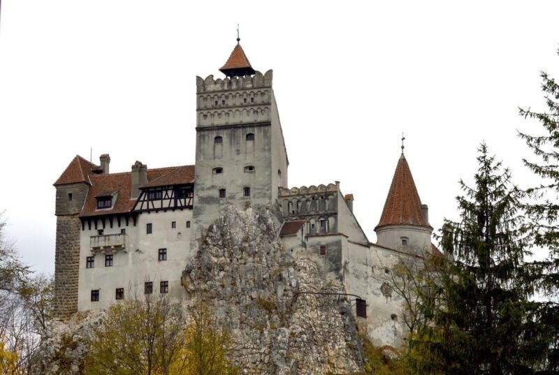 bucharest-peles-castle-bran-castle-brasov-day-tour