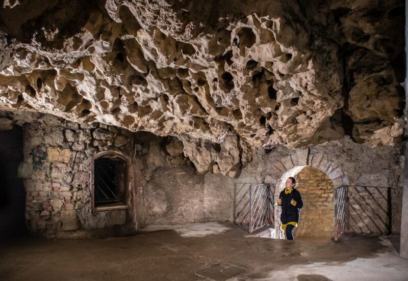 budapest-buda-castle-cave-tour