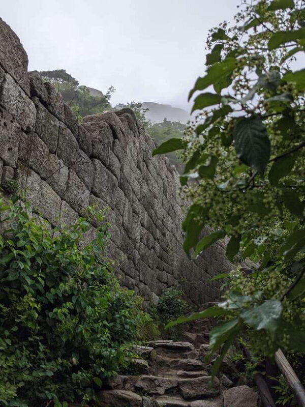 bukhansan-national-park-the-summit-course