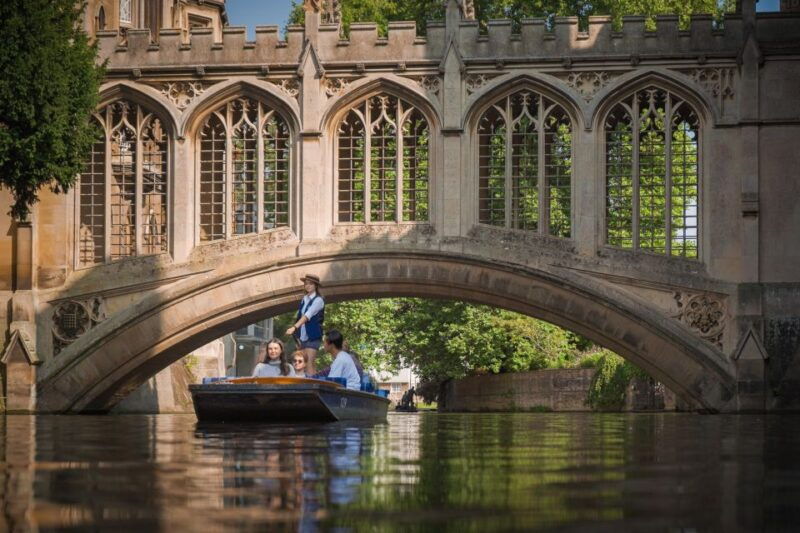 cambridge-guided-shared-river-punting-tour