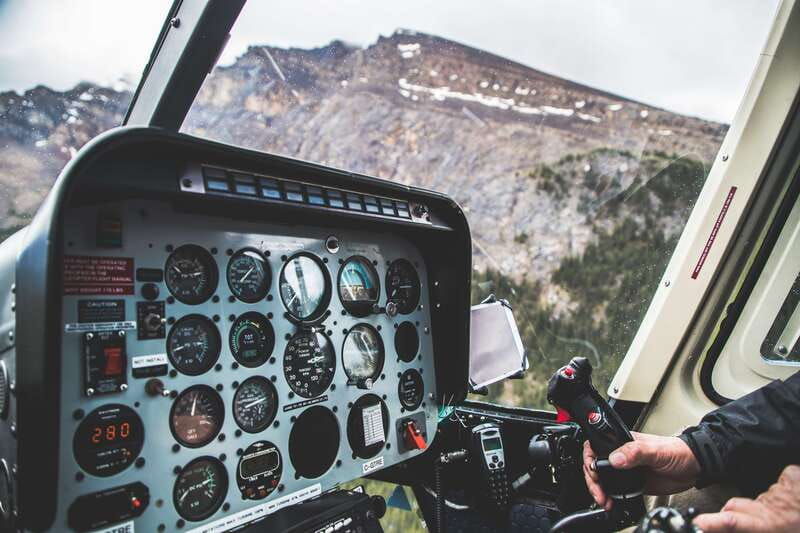 canadian-rockies-helicopter-flight-with-exploration-hike