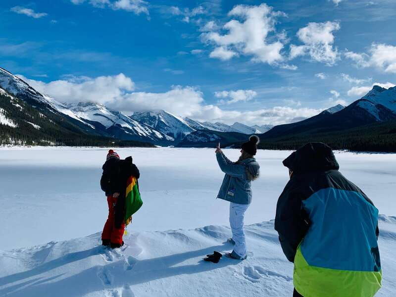 canmore-the-winter-wonderland-hiking-tour-transportation