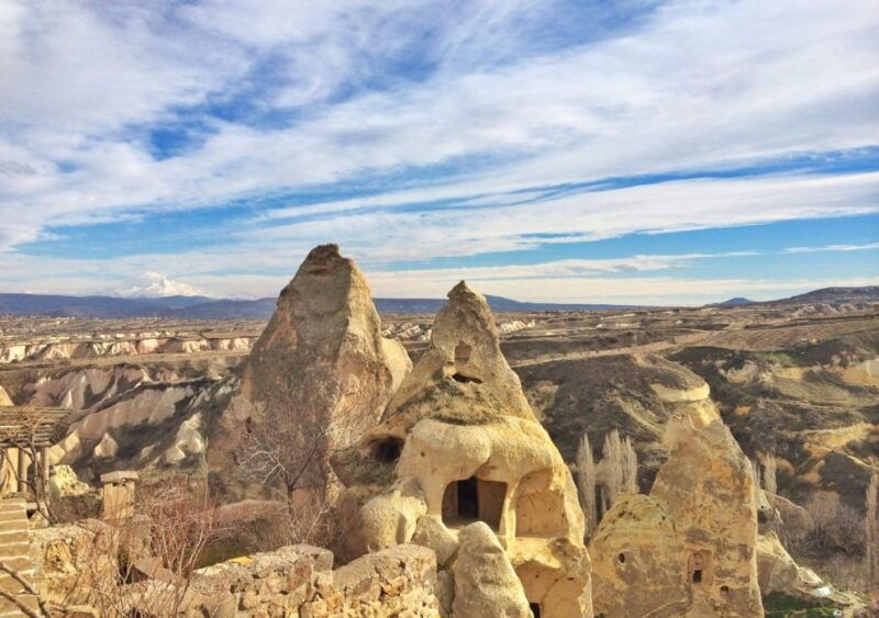 cappadocia-cat-valley-at-sunrise-hot-air-balloon-ride