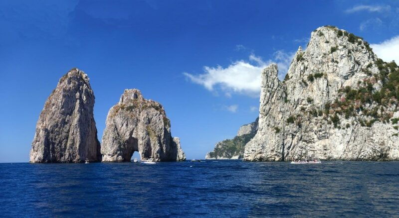 capri-private-boat-tour-from-sorrento-on-gozzo-35