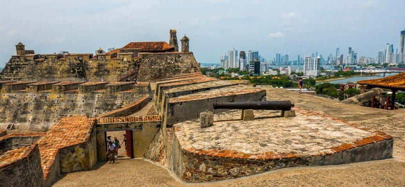 cartagena-bilingual-citytour-san-felipe-castle-old-city