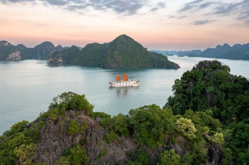 cat-ba-lan-ha-bay-cruise-2-days-1-night-kayak-swimbiking