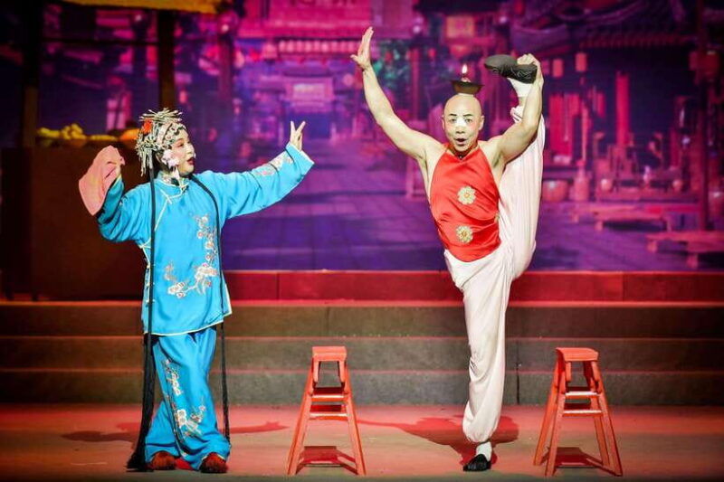 chengdu-classic-sichuan-opera-show-furong-guocui-free-tea
