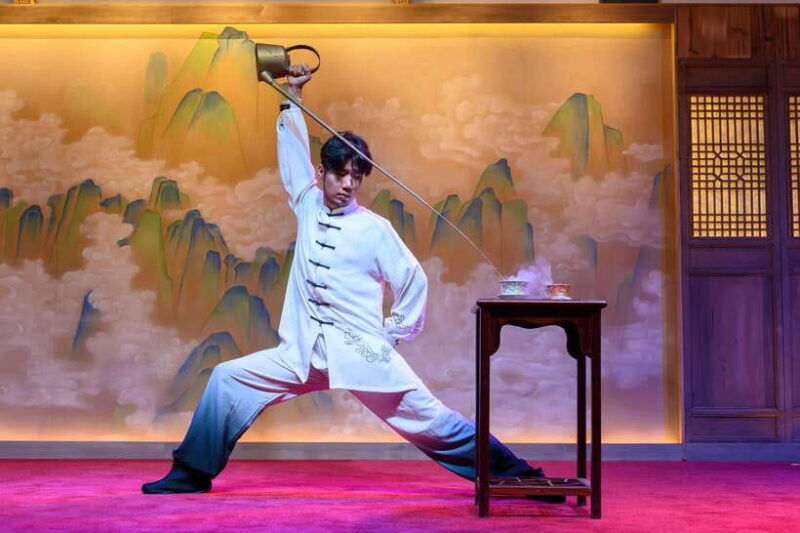 chengdu-sichuan-opera-show-furong-guocui-covered-bowl-tea