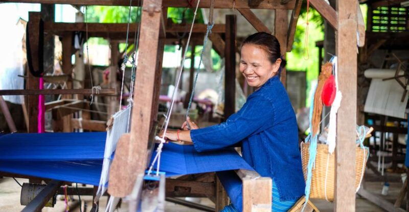 chiang-mai-local-village-exploring-with-weaving-experience