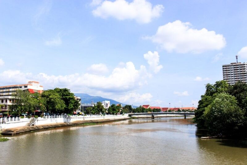 chiang-mai-market-and-trishaw-ride-tour-with-local-lunch