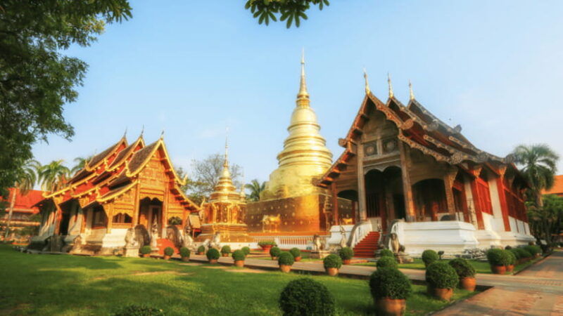 chiang-mai-old-city-temples-meet-local-monk-small-group