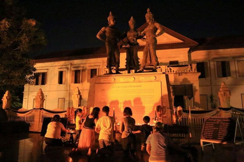 chiang-mai-temples-and-street-food-night-tour-by-tuk-tuk
