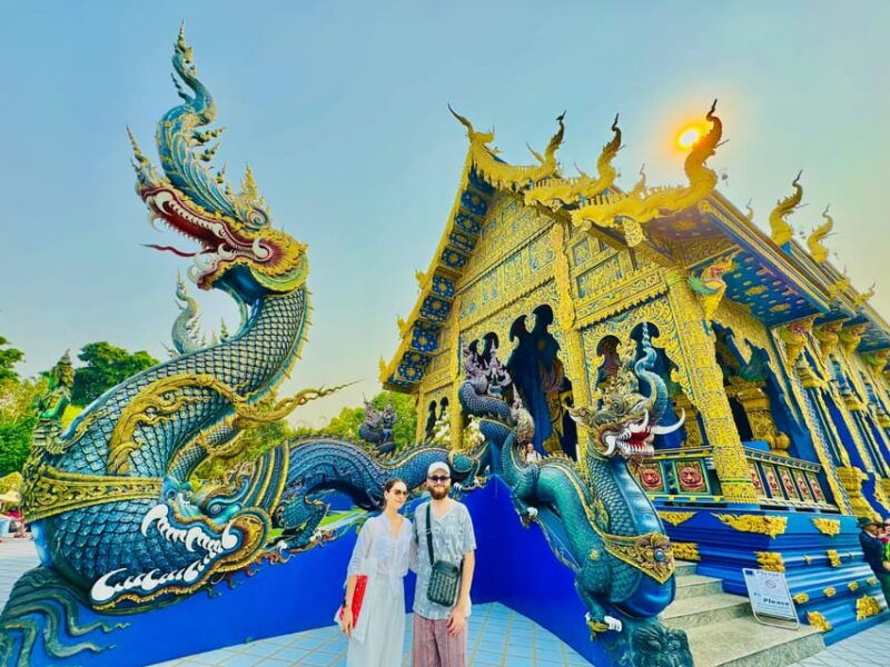 chiang-rai-white-blue-temples-and-emerald-bhudda-story