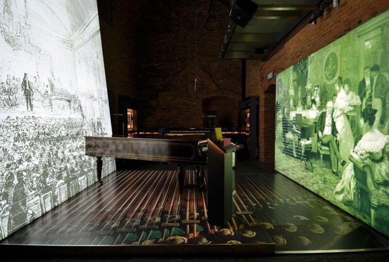 chopin-tour-in-warsaw-with-skip-the-line-museum-concert