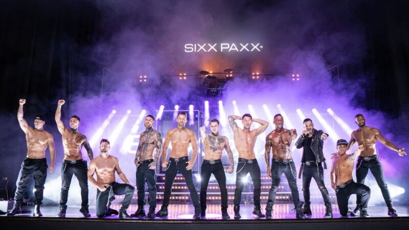 cologne-mens-performing-arts-show-at-theater-koln