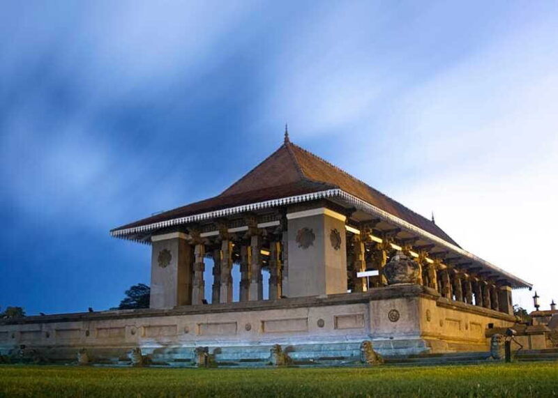 colombo-one-day-private-city-tour-with-gangaramaya-temple