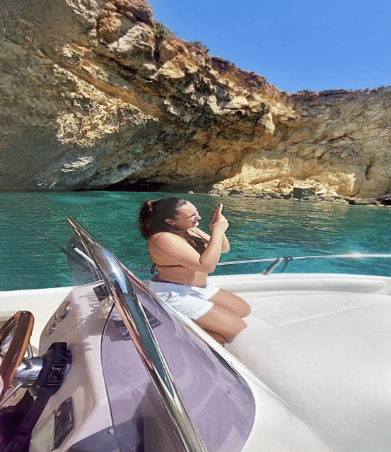cominos-best-in-a-flash-caves-coves-beaches-boat-tour