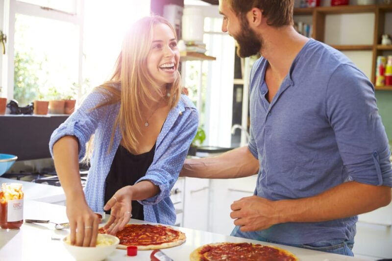 como-premium-pizza-making-class-at-a-pizzeria
