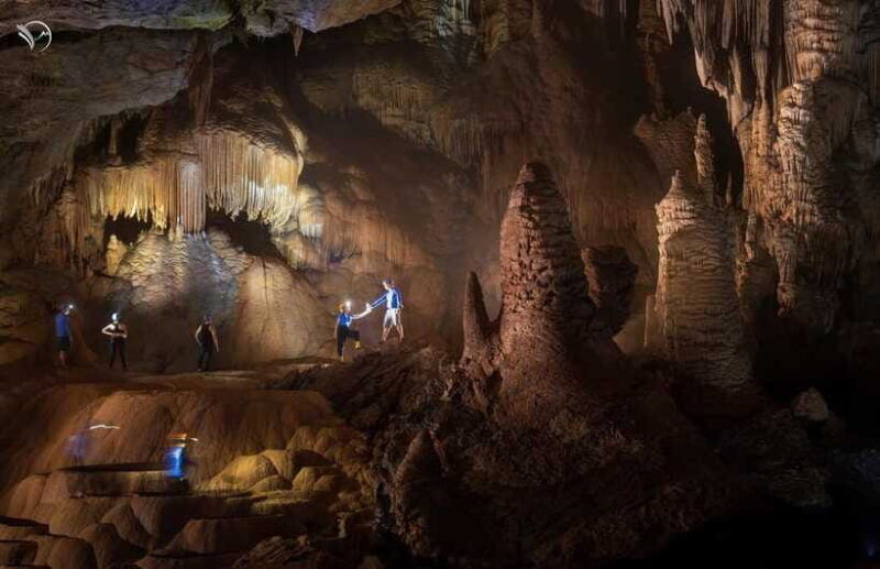 conquer-45km-of-phong-nha-underground-river