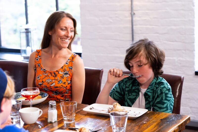 cork-hysterical-histories-comedic-dinner-theater-show