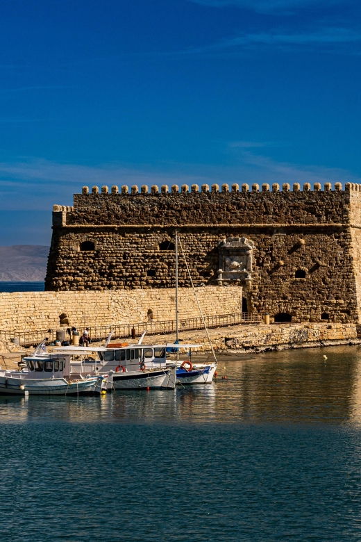crete-day-tour-to-heraklion-city-market-cretaquarium