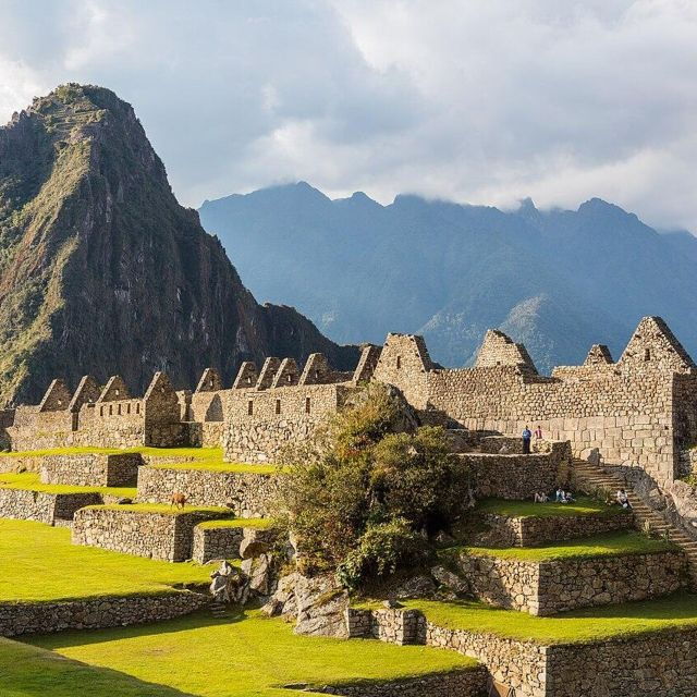 cusco-machu-picchu-tour-1-day-and-huayna-picchu-mountain-2