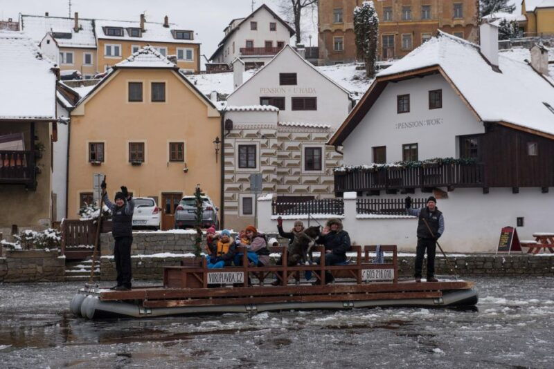 czech-krumlov-advent-wooden-raft-river-cruise