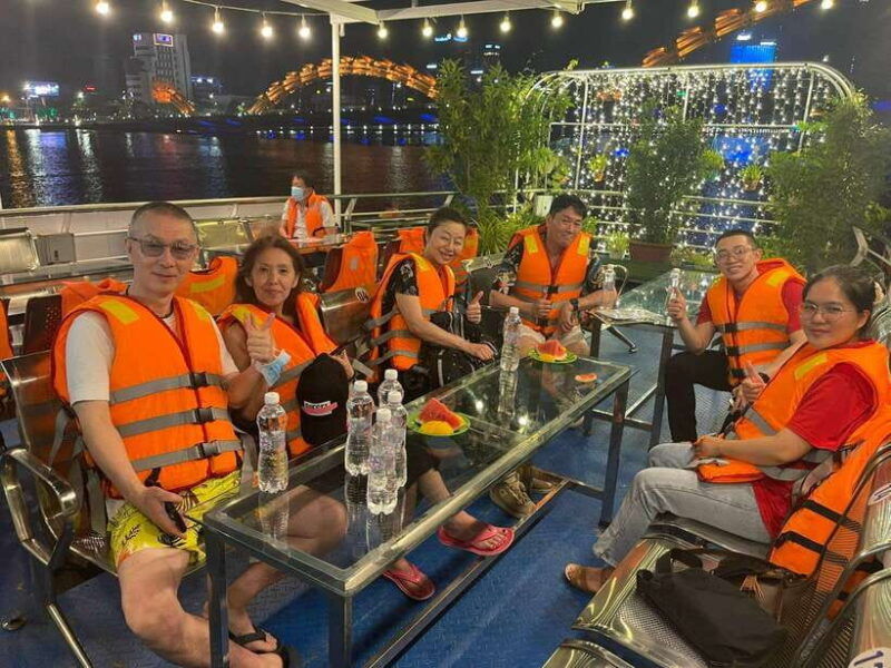 da-nang-seafood-dinner-night-market-sightseeing-by-night