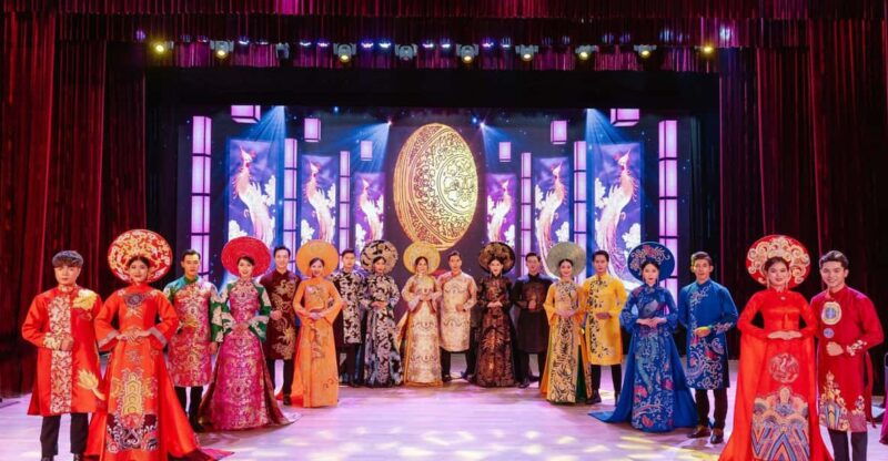 da-nang-the-ao-dai-show-timeless-vietnamese-elegance
