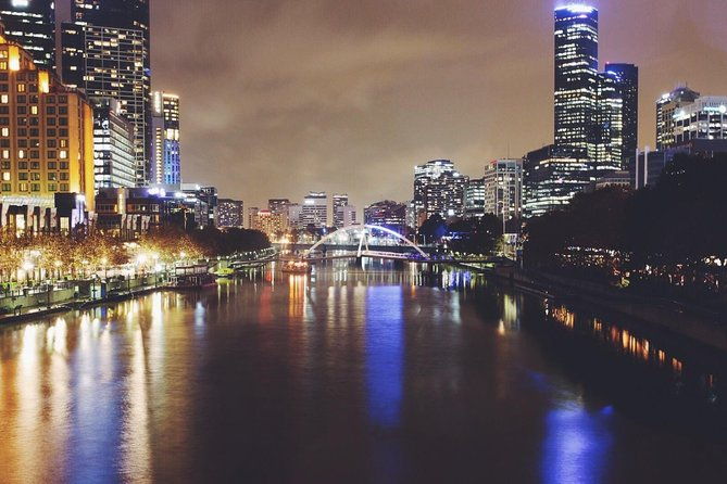 Departure Transfer from Melbourne to Melbourne Airport MEL in Van - The Sum Up