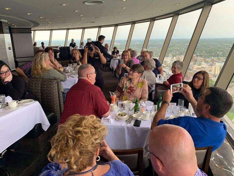 dinner-on-top-of-the-skylon-tower-with-a-legendary-view