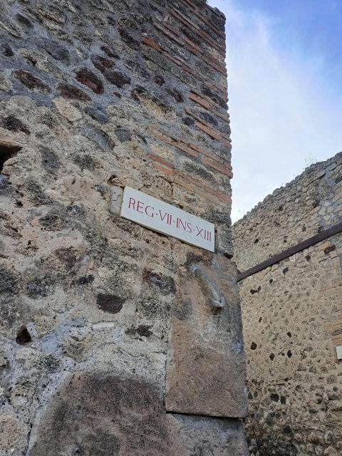 discover-pompeii-with-a-professional-guide-for-2hrs