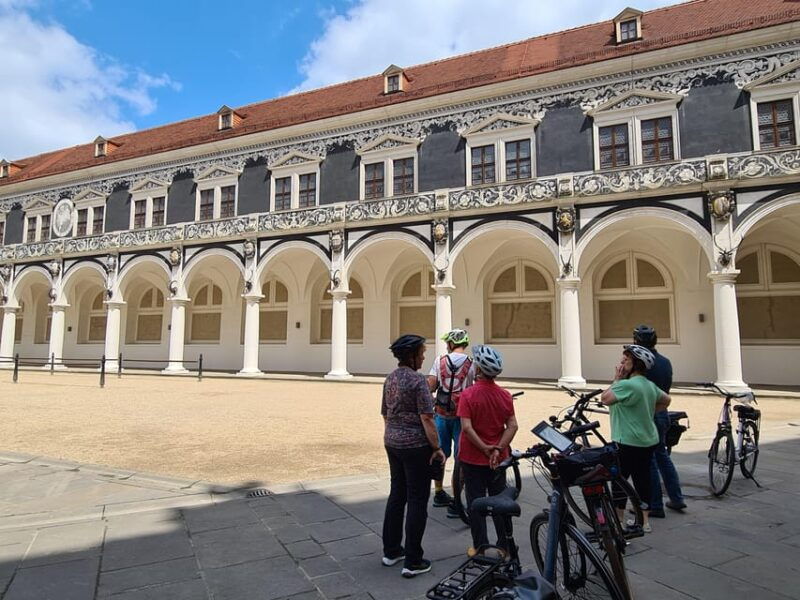 dresden-guided-sightseeing-bike-tour-with-tasting