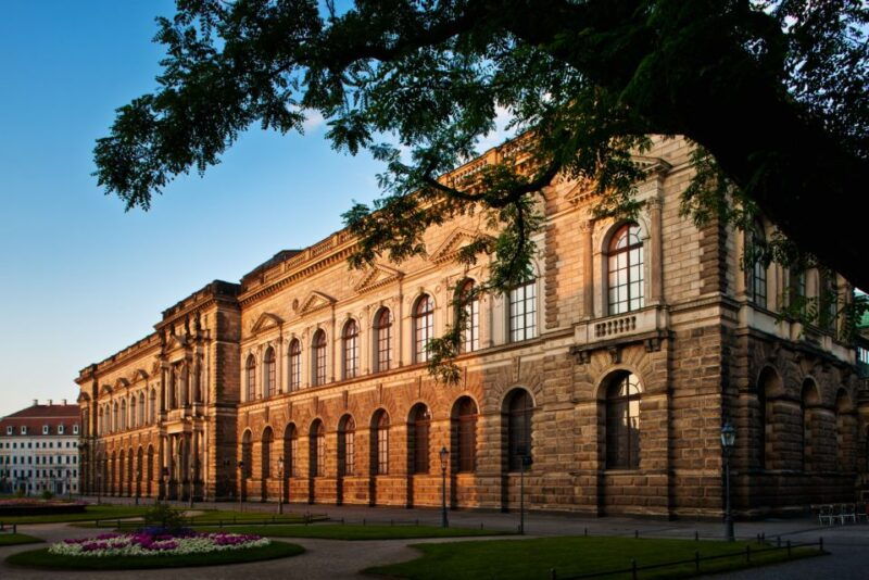 dresden-semperoper-and-old-masters-picture-gallery