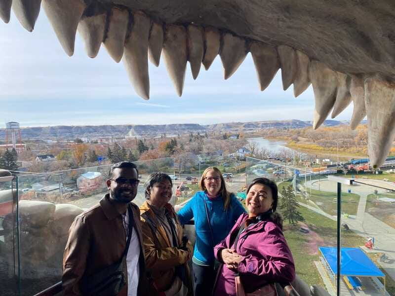 drumheller-full-day-tyrrell-museum-canyon-adventure