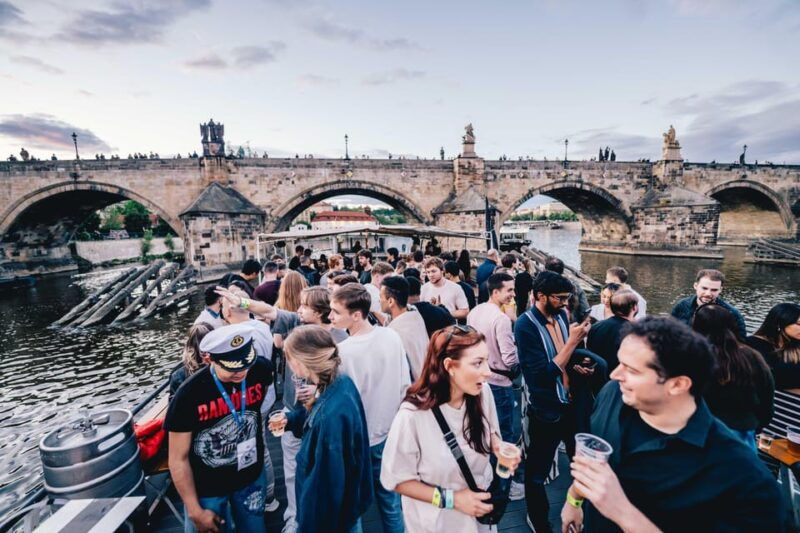 drunken-monkey-prague-booze-cruise-open-bar-to-duplex-club