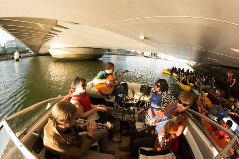 dublin-music-under-the-bridges-kayaking-tour