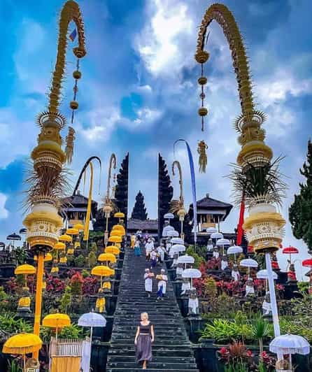 east-bali-tour-besakih-temple-lempuyang-gate-tirta-gangga