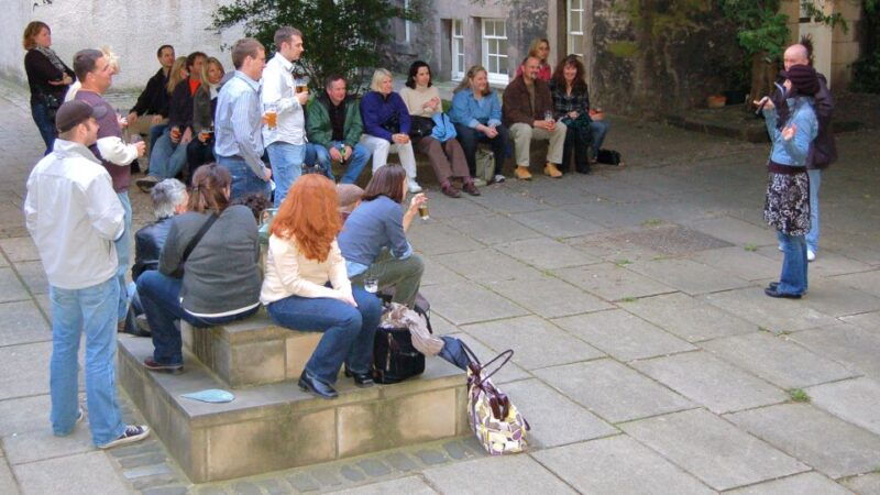 edinburgh-literary-pub-tour-with-real-actors