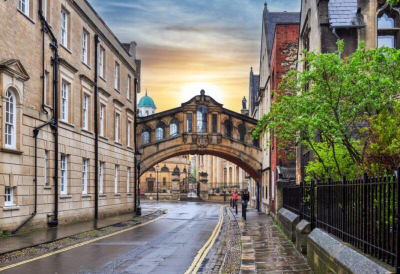 enchanted-oxford-a-christmas-walking-tour