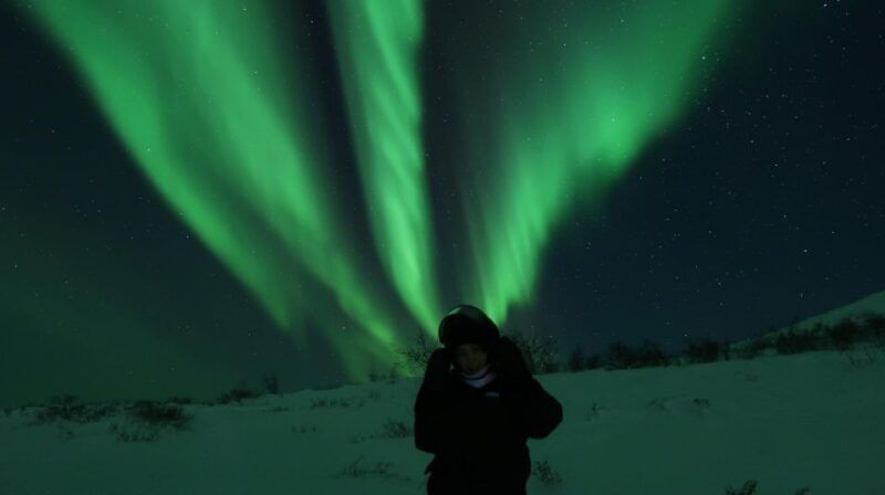 enjoy-the-aurora-show-on-top-of-the-mountain-inc-tipi-dinner-2