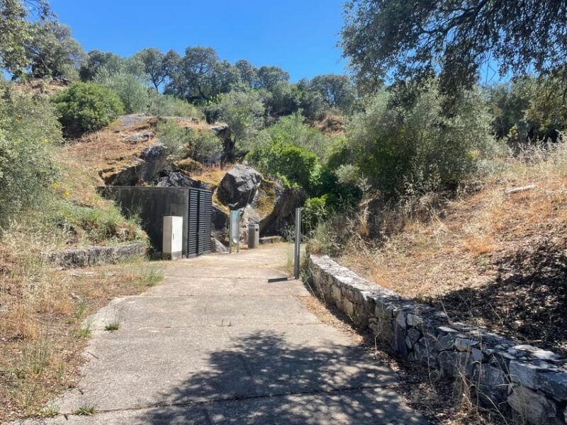 evora-or-montemor-guided-tour-of-the-escoural-caves