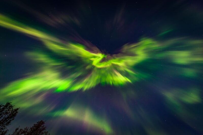 experience-the-majestic-auroras-kiruna-abisko-tipi-dinner