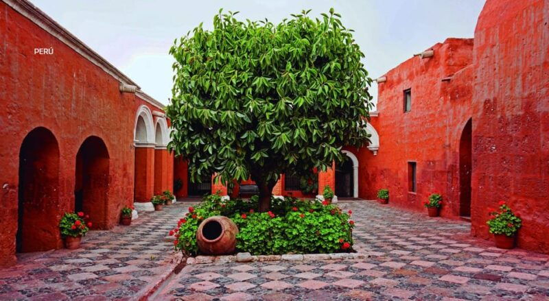 explore-arequipasanta-catalina-monastery-with-a-guided-tour