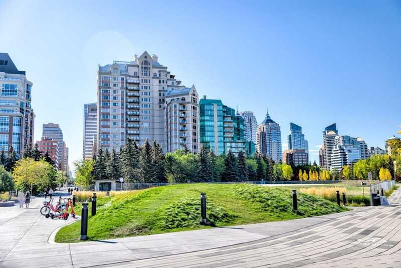 explore-calgary-private-family-walking-tour