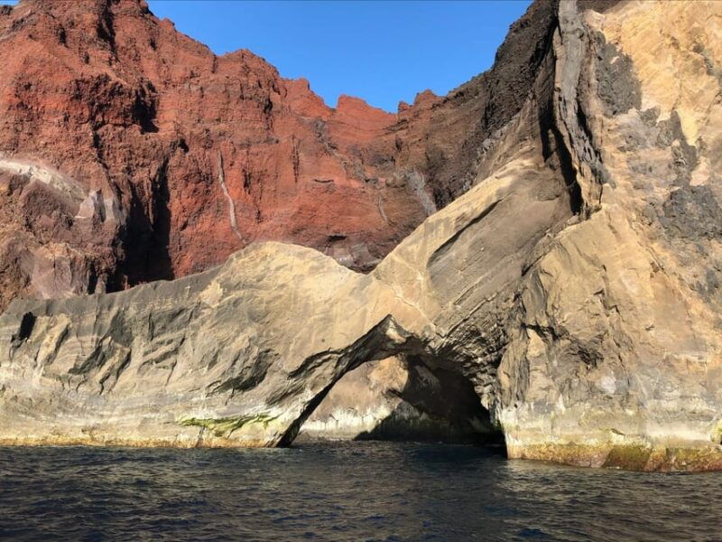 faial-island-unique-boat-tour-to-the-capelinhos-volcano