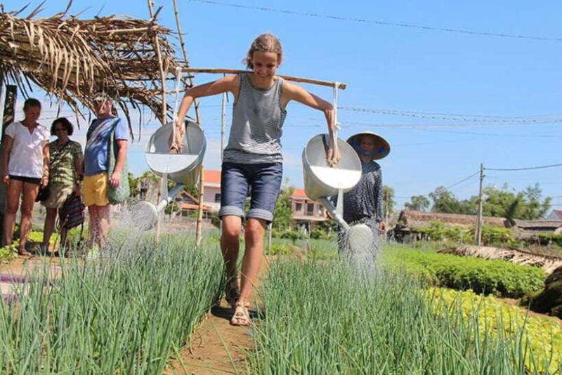 fr-hoi-an-tra-que-farming-cooking-class-group-tour