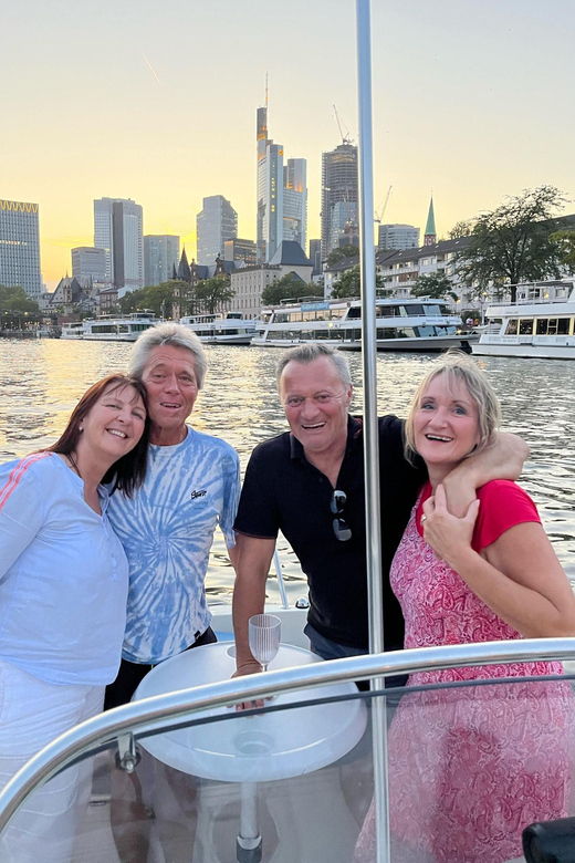 frankfurt-private-skyline-sightseeing-boat-tour